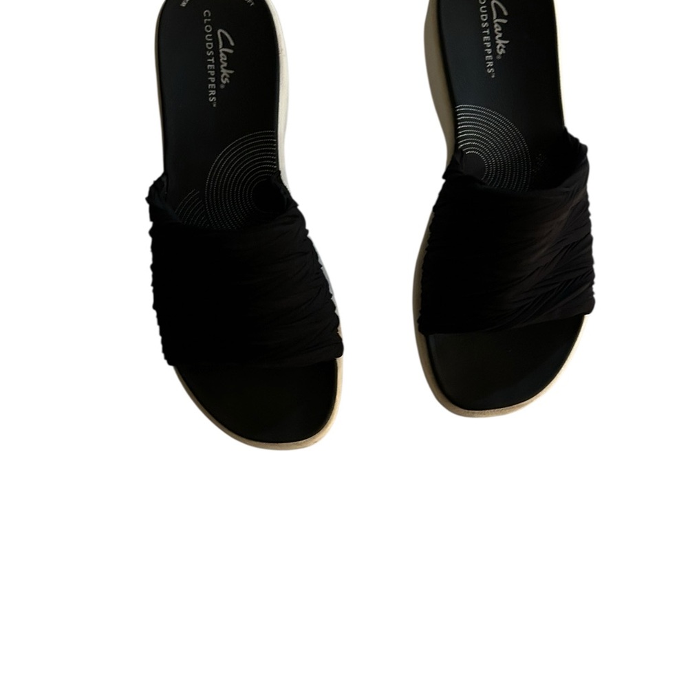 Clarks Women's Black Slide Sandals Size 8M - Picture 2 of 4